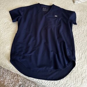 Figs Navy Halle V-neck tunic. Size Large